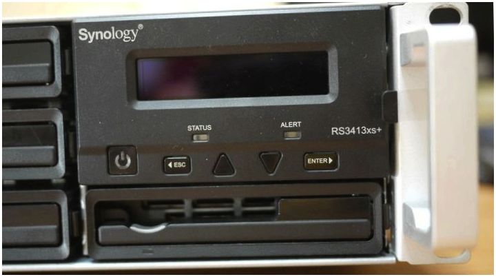 Обзор системы хранения данных Synology RS3413xs+
