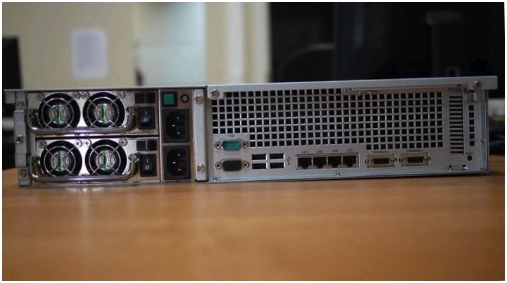Обзор системы хранения данных Synology RS3413xs+