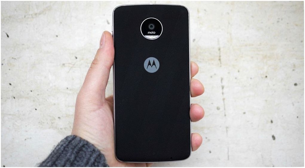 Обзор смартфона Lenovo Moto Z Play: долгожитель с "прикладными" добавками