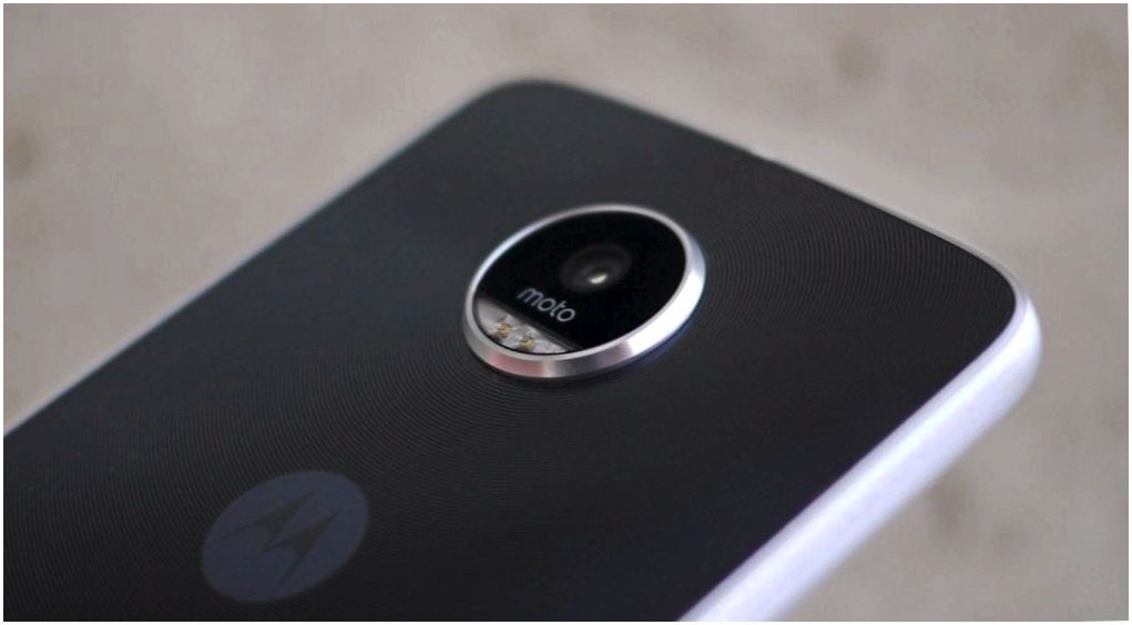 Обзор смартфона Lenovo Moto Z Play: долгожитель с "прикладными" добавками