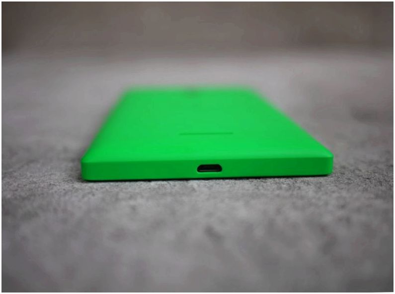 Обзор смартфона Nokia XL: Android-"бюджетник" с пятидюймовыми амбициями
