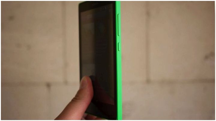 Обзор смартфона Nokia XL: Android-"бюджетник" с пятидюймовыми амбициями