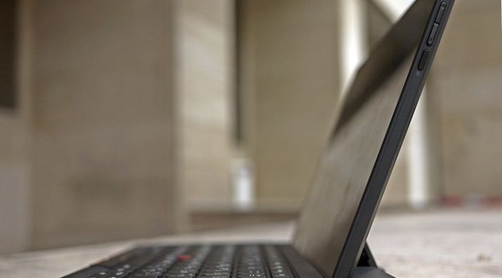 Половинки. Обзор Windows-планшета Lenovo ThinkPad Tablet 2