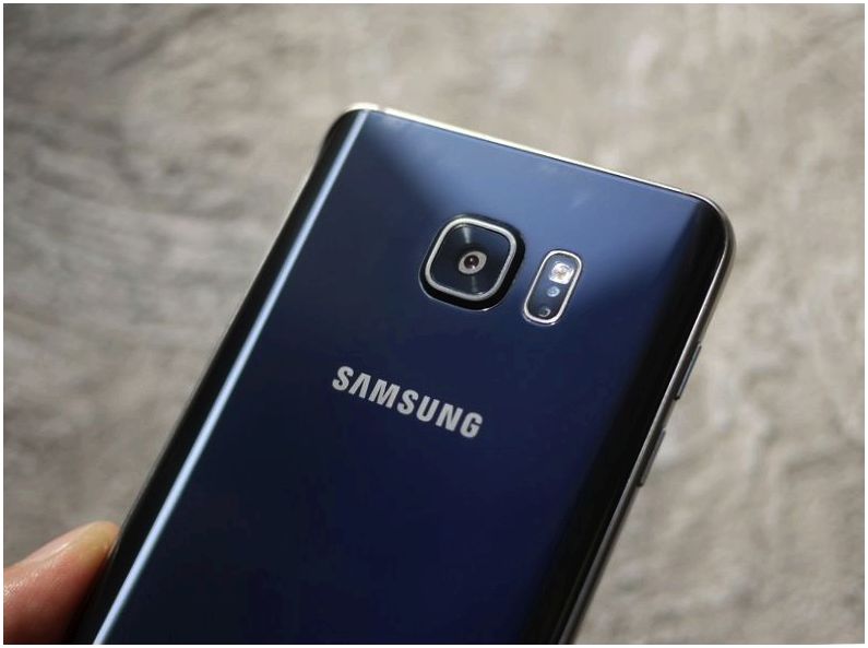 Обзор смартфона Samsung Galaxy Note 5: другой изгиб (обзор, смартфона, samsung, galaxy) Обзор смартфона Samsung Galaxy Note 5: другой изгиб