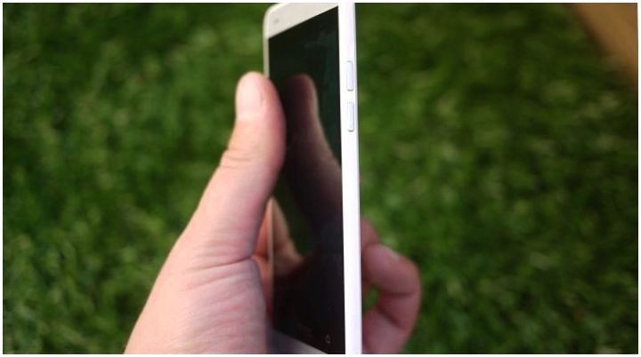 Алю-mini. Обзор смартфона HTC One mini