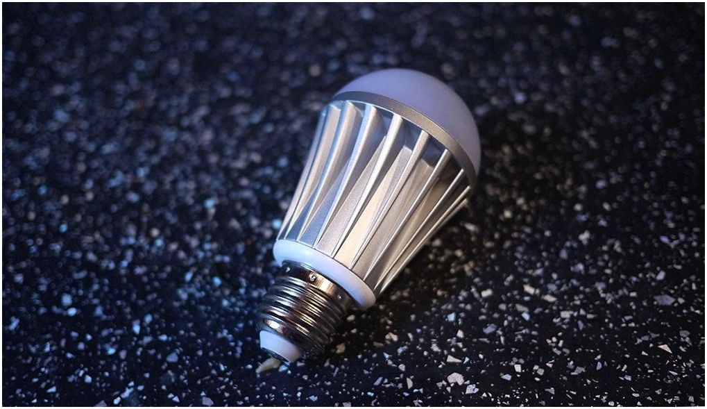 Обзор умной светодиодной Bluetooth-лампы Luminous Smart Bulb (обзор, умный, светодиодной, bluetooth-лампы, luminous, smart) Обзор умной светодиодной Bluetooth-лампы Luminous Smart Bulb