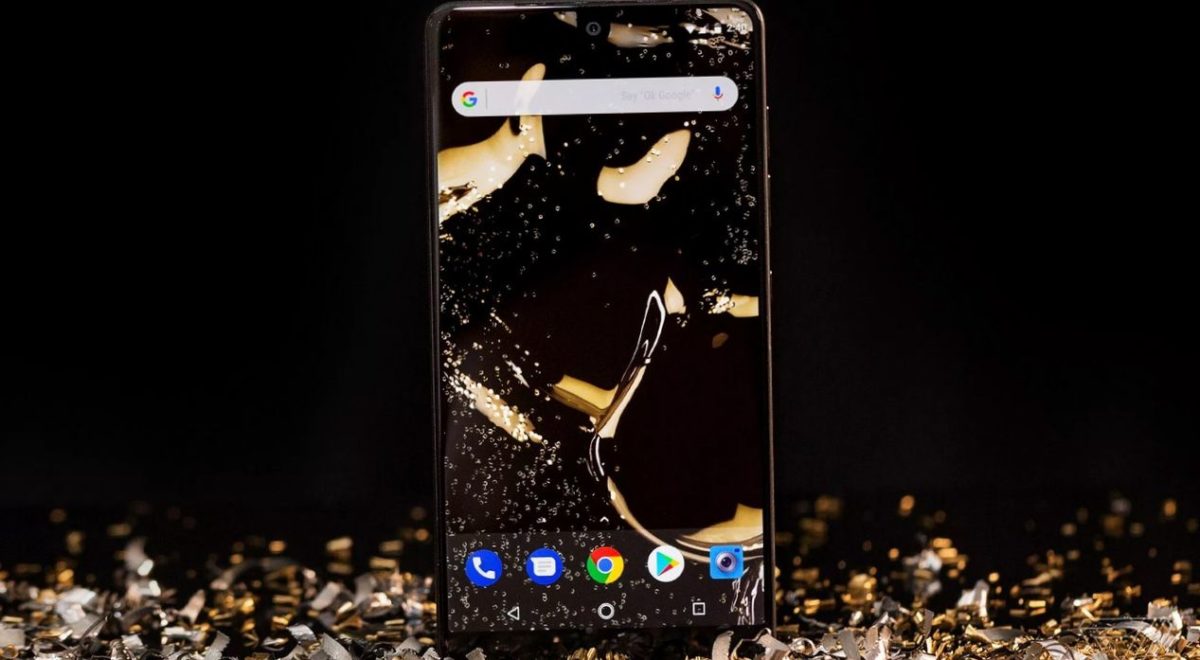 Смартфон от "отца" Android: вышел первый обзор Essential Phone