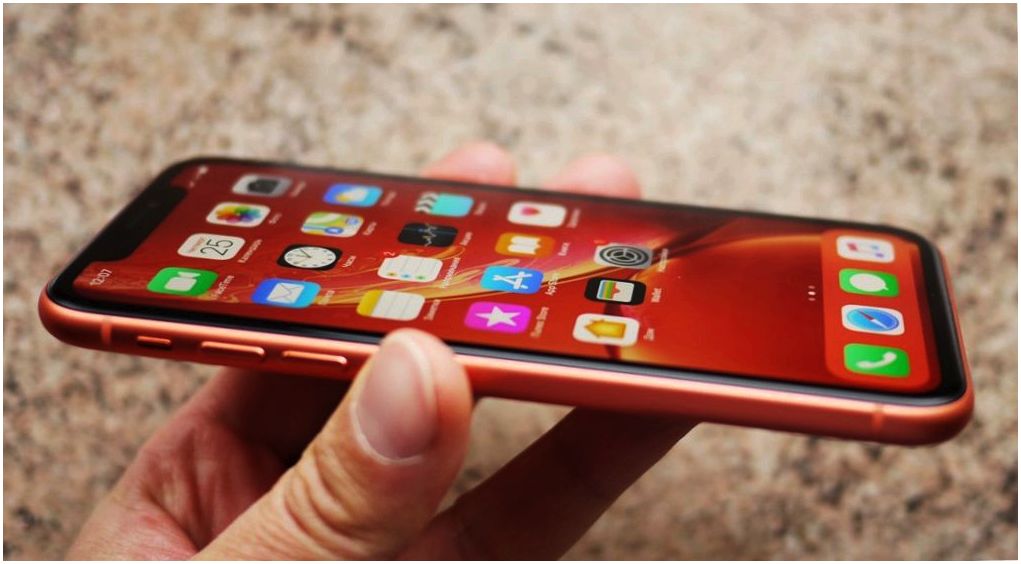 Обзор iPhone XR: все, что нужно, и ничего лишнего