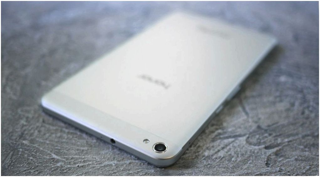 Обзор планшета Huawei MediaPad X2: телефон для Гулливера