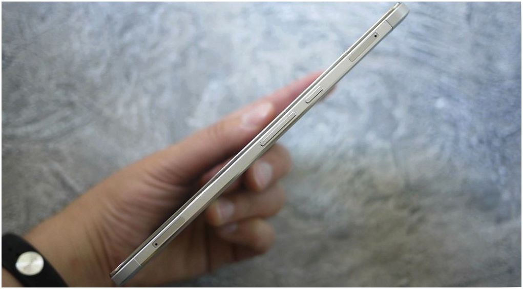 Обзор планшета Huawei MediaPad X2: телефон для Гулливера