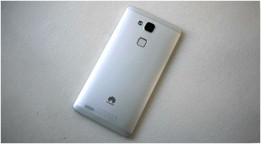 Обзор планшетофона Huawei Ascend Mate 7: отпечатки на флагмане
