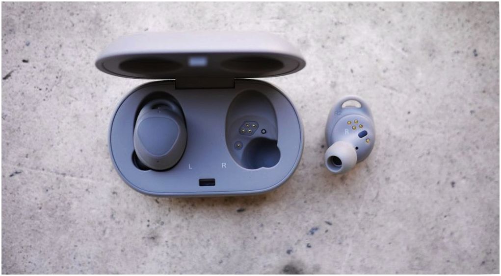 Обзор беспроводных наушников Samsung Gear IconX (2018)