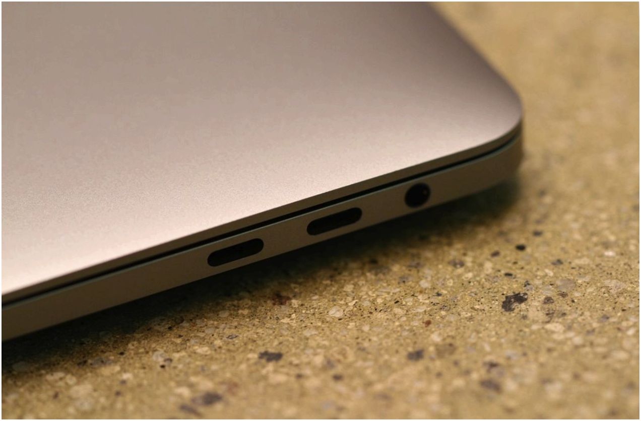 Обзор обзоров: MacBook Pro с тачбаром (обзор, macbook, тачбаром, MacBook 2018) Обзор обзоров: MacBook Pro с тачбаром