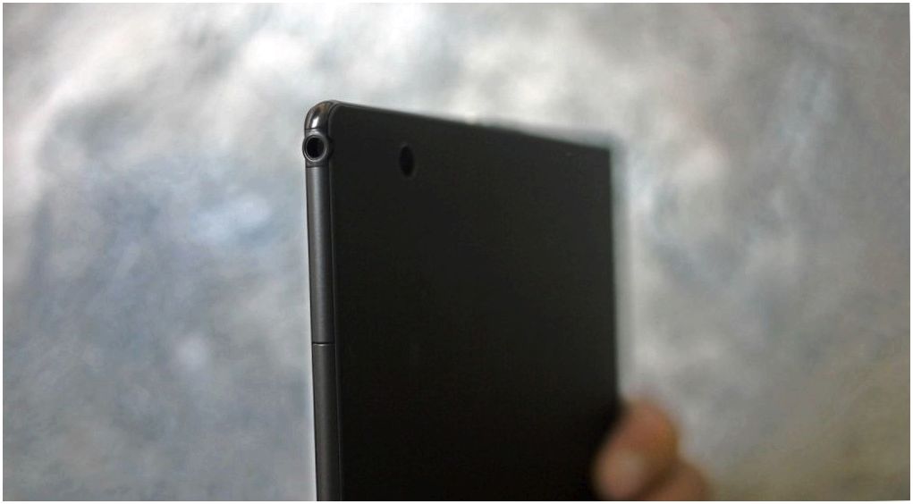 Обзор планшета Sony Xperia Z4 Tablet: изящный рекордсмен (обзор, планшет, sony, xperia) Обзор планшета Sony Xperia Z4 Tablet: изящный рекордсмен