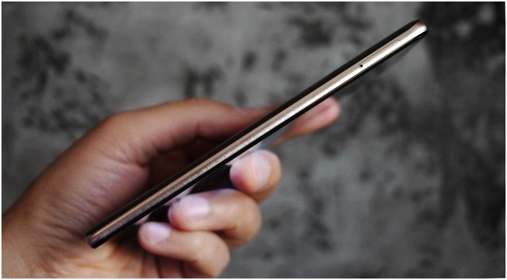 Обзор смартфона Huawei Mate 10 Pro: "разумная машина"