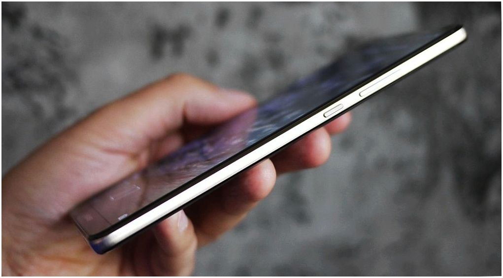 Обзор смартфона Huawei Mate 10 Pro: "разумная машина"