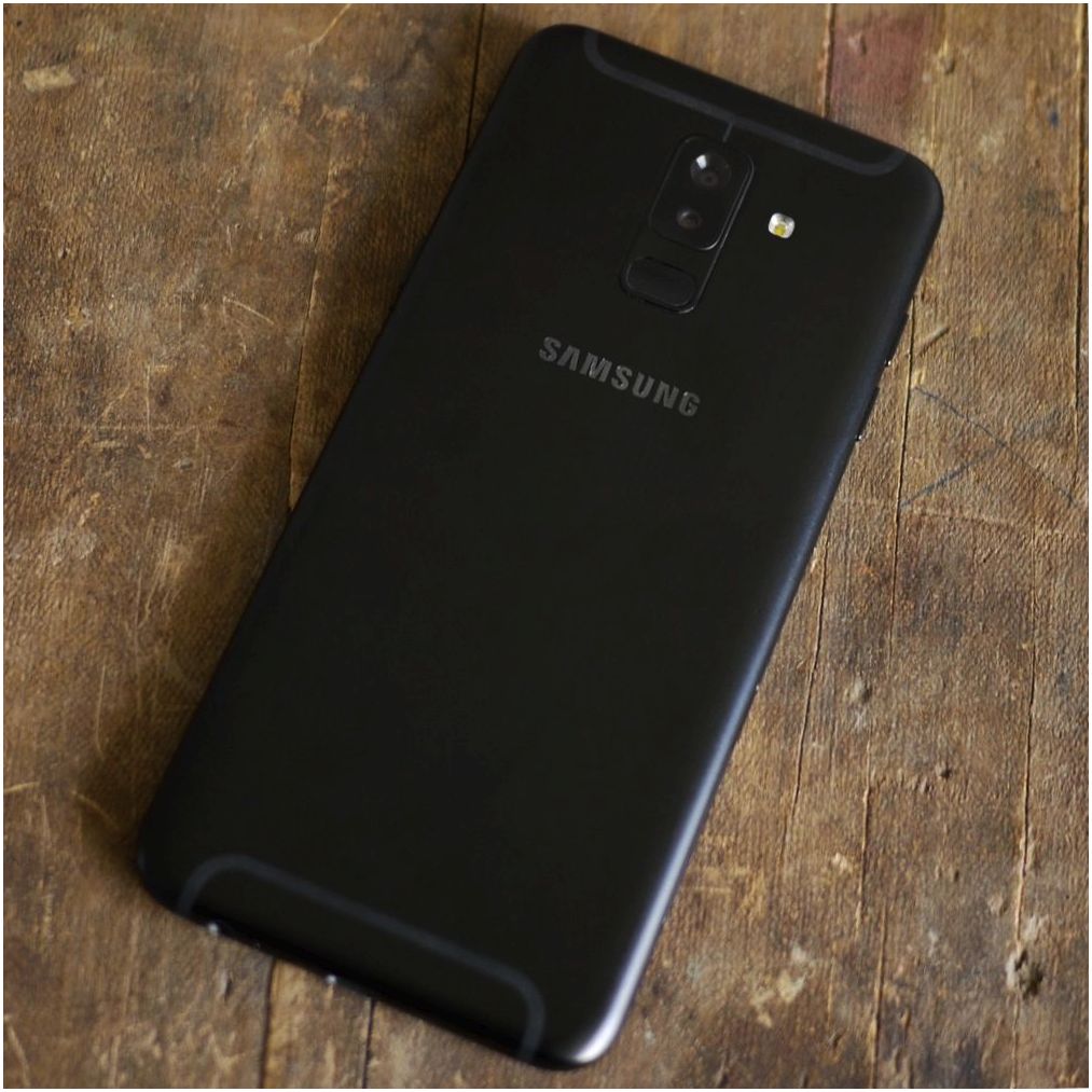 Обзор смартфона Samsung Galaxy A6+: фокус на автопортрете (обзор, смартфона, samsung, galaxy, фокус) Обзор смартфона Samsung Galaxy A6+: фокус на автопортрете