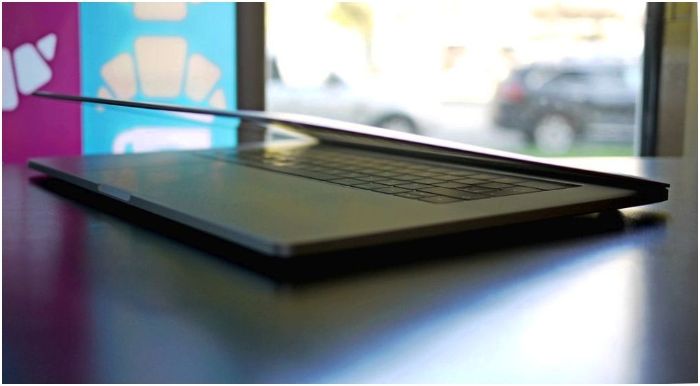 15-дюймовый MacBook Pro с Touch Bar: длительный тест у журналиста и дизайнера (15-дюймовый, macbook, touch, длительный) 15-дюймовый MacBook Pro с Touch Bar: длительный тест у журналиста и дизайнера