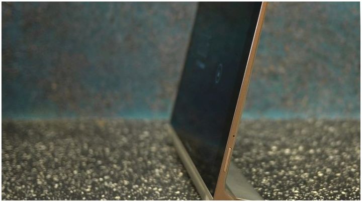"Йога" в трех позах. Обзор планшета Lenovo Yoga Tablet 10 (поза, обзор, планшет, lenovo, yoga) "Йога" в трех позах. Обзор планшета Lenovo Yoga Tablet 10