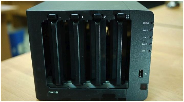 Обзор сетевого хранилища Synology DS412+ (обзор, сетевой, хранилище, synology, ds412) Обзор сетевого хранилища Synology DS412+