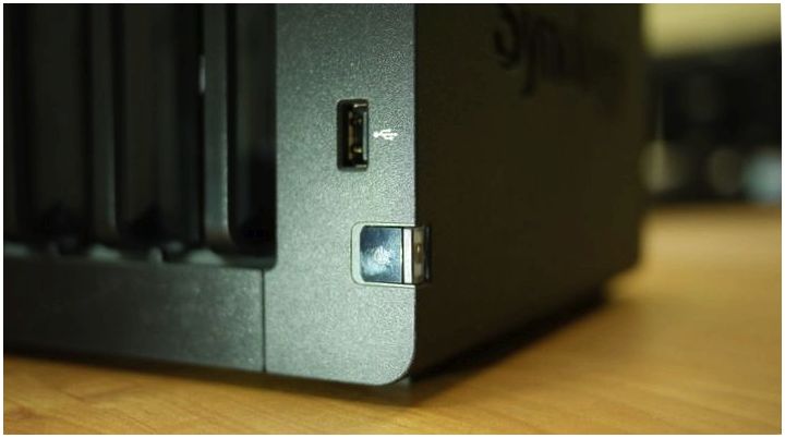 Обзор сетевого хранилища Synology DS412+ (обзор, сетевой, хранилище, synology, ds412) Обзор сетевого хранилища Synology DS412+