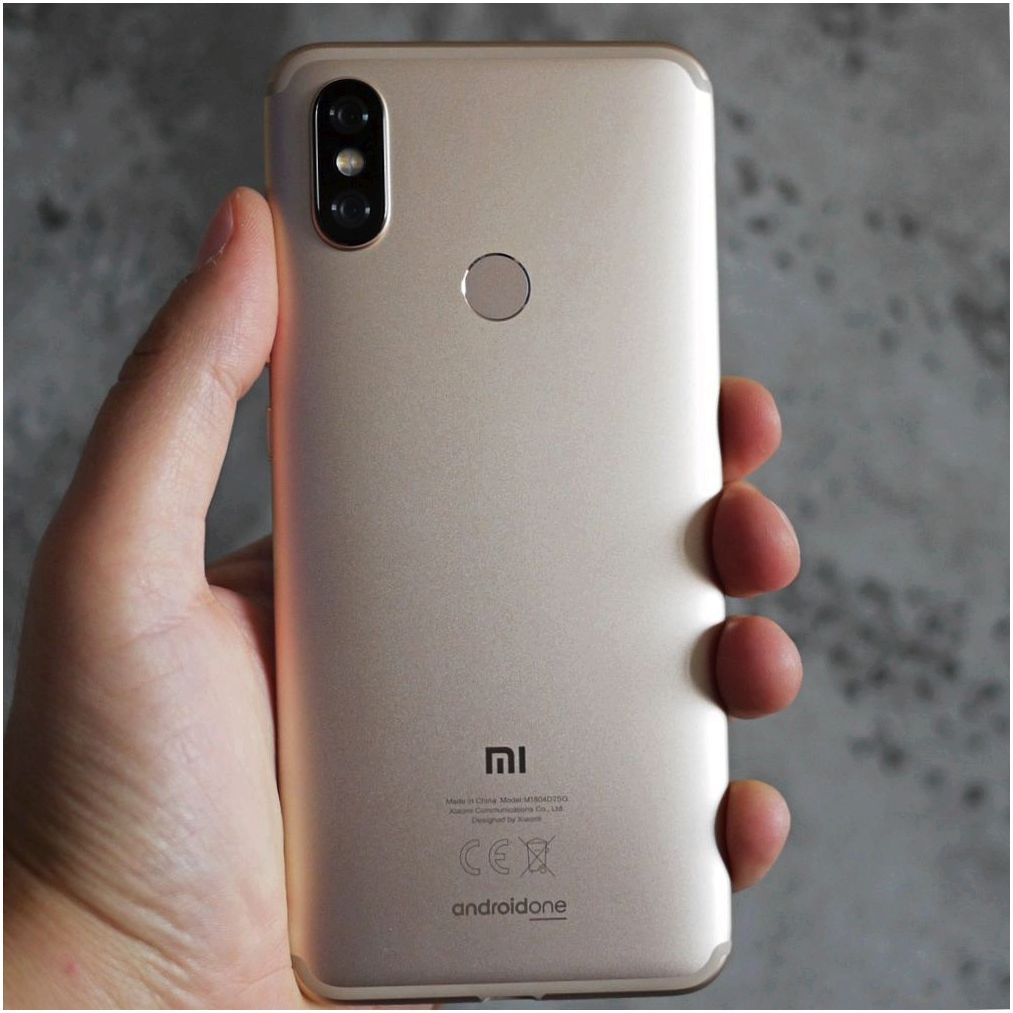 Обзор смартфона Xiaomi Mi A2: "бюджетный Pixel" и несколько "но"