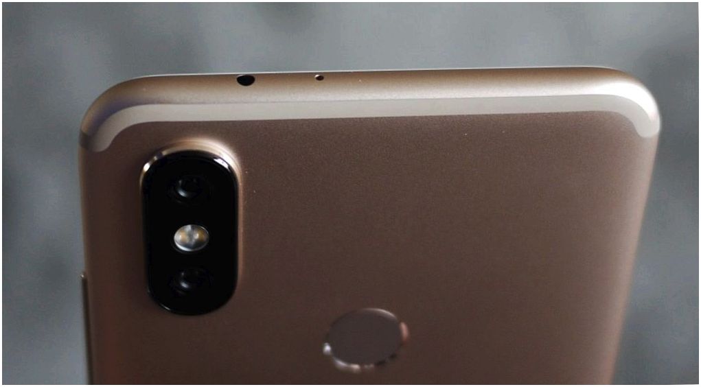 Обзор смартфона Xiaomi Mi A2: "бюджетный Pixel" и несколько "но"