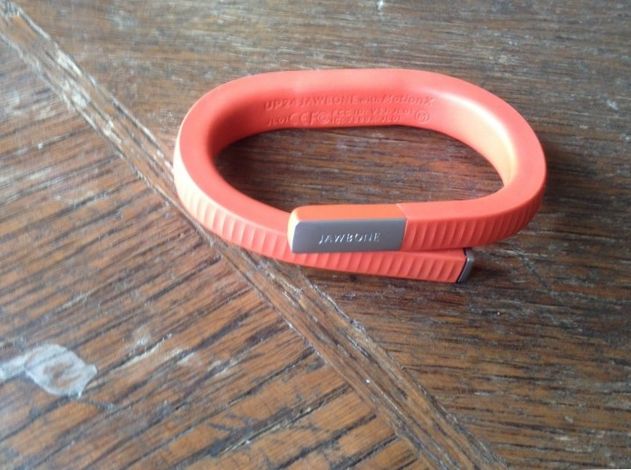 Посчитай себя сам. Обзор фитнес-браслета Jawbone UP 24 (посчитать, себя, обзор, фитнес-браслета) Посчитай себя сам. Обзор фитнес-браслета Jawbone UP 24