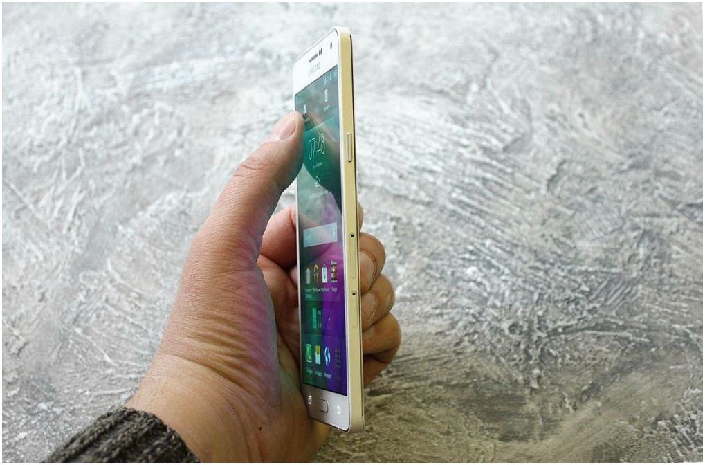 Обзор смартфона Samsung Galaxy A7: старший брат (обзор, смартфона, samsung, galaxy) Обзор смартфона Samsung Galaxy A7: старший брат