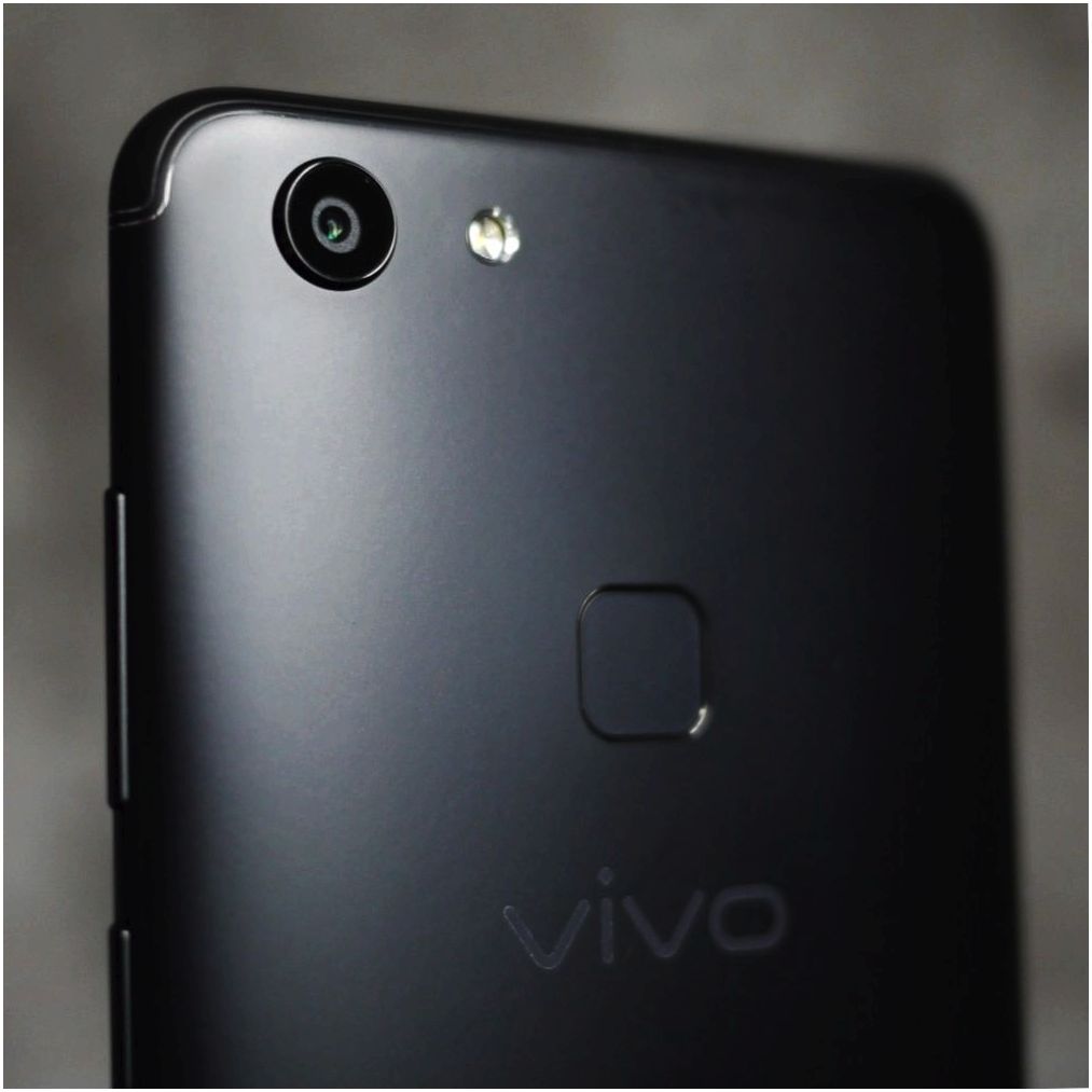 Обзор смартфона Vivo V7: селфифон в новых пропорциях (обзор, смартфона, vivo, селфифон) Обзор смартфона Vivo V7: селфифон в новых пропорциях
