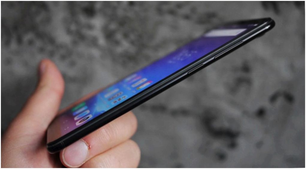 Обзор смартфона Vivo V7: селфифон в новых пропорциях (обзор, смартфона, vivo, селфифон) Обзор смартфона Vivo V7: селфифон в новых пропорциях