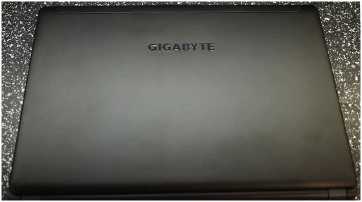 Геймер в деловом костюме. Обзор ноутбука Gigabyte P35K