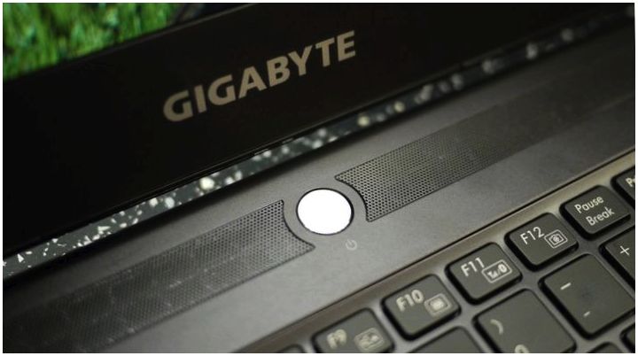 Геймер в деловом костюме. Обзор ноутбука Gigabyte P35K