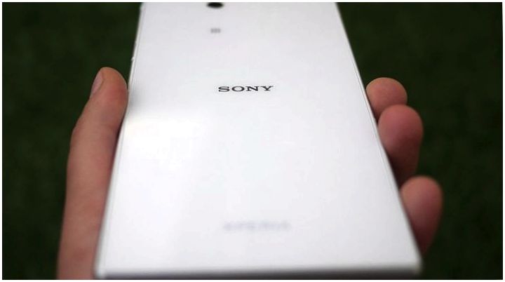 Много - не мало. Обзор "гигантофона" Sony Xperia Z Ultra