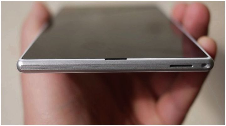 Много - не мало. Обзор "гигантофона" Sony Xperia Z Ultra