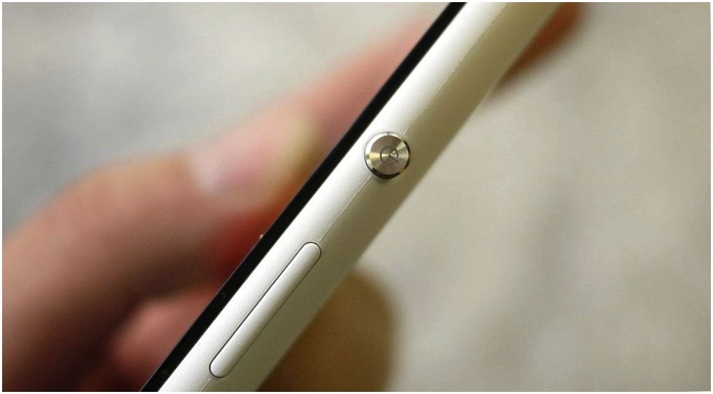 Обзор смартфона Sony Xperia E4: "простачок" для развлечений