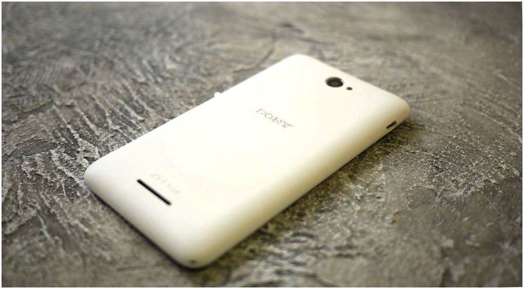 Обзор смартфона Sony Xperia E4: "простачок" для развлечений