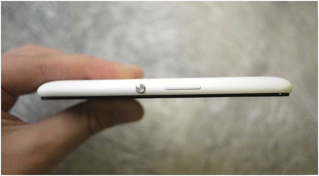 Обзор смартфона Sony Xperia E4: "простачок" для развлечений