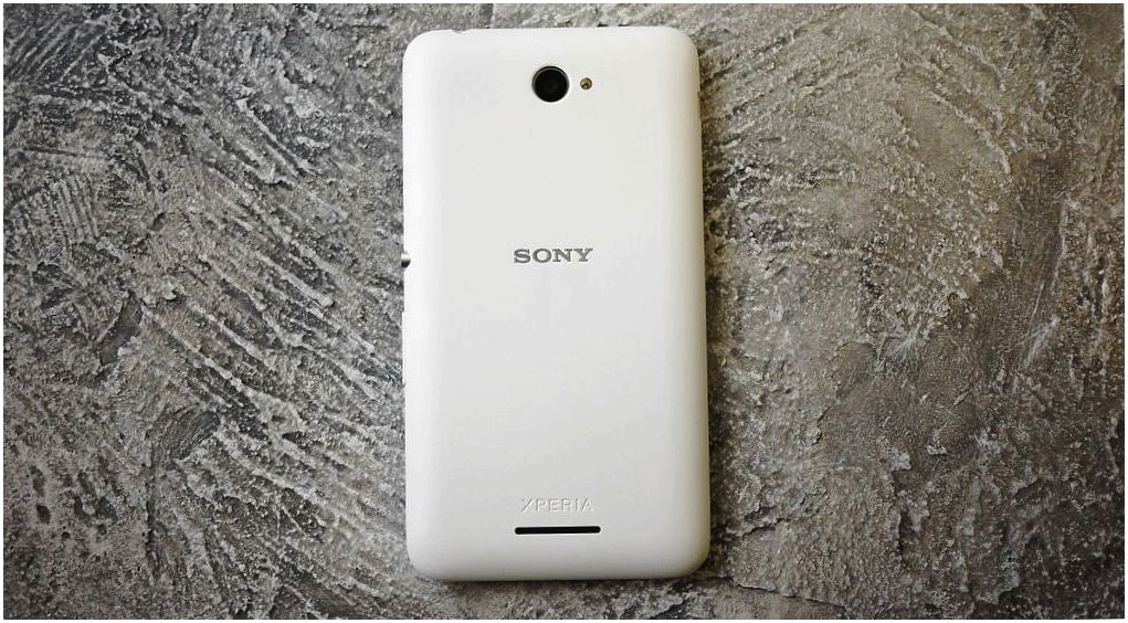 Обзор смартфона Sony Xperia E4: "простачок" для развлечений