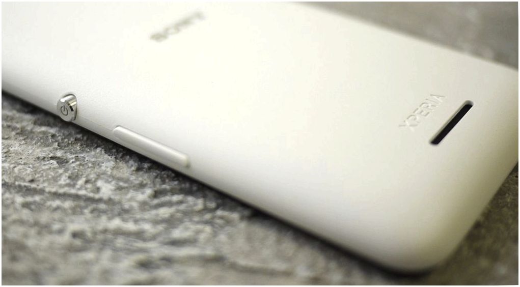 Обзор смартфона Sony Xperia E4: "простачок" для развлечений