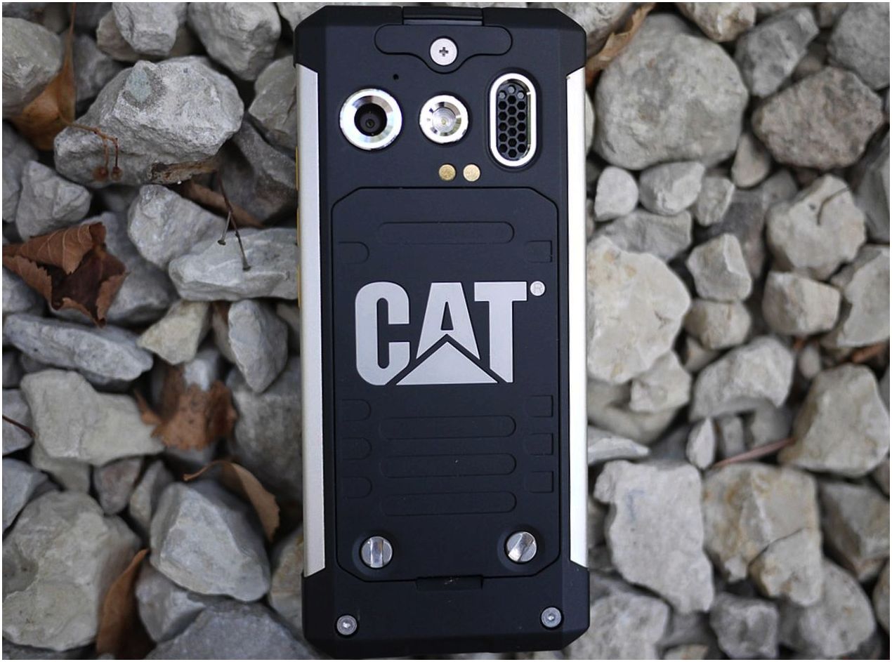 Бульдозер вызывали? Обзор защищенного телефона Cat B100