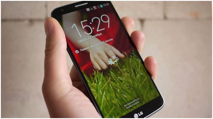 Где у него кнопка? Обзор смартфона LG G2