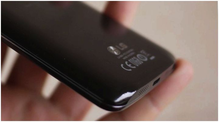 Где у него кнопка? Обзор смартфона LG G2