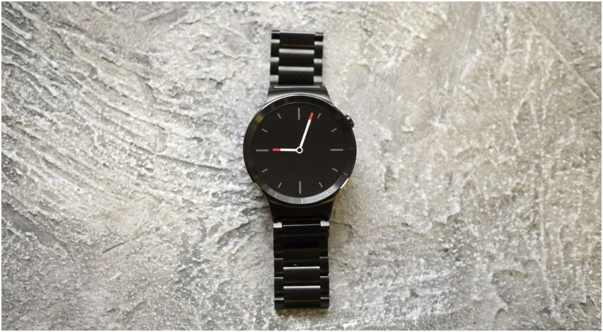 Обзор "умных" часов Huawei Watch: круглая классика