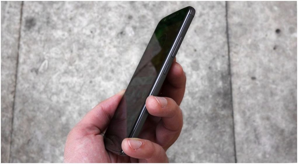 Обзор Lenovo Moto E4: красивый, именитый, недорогой