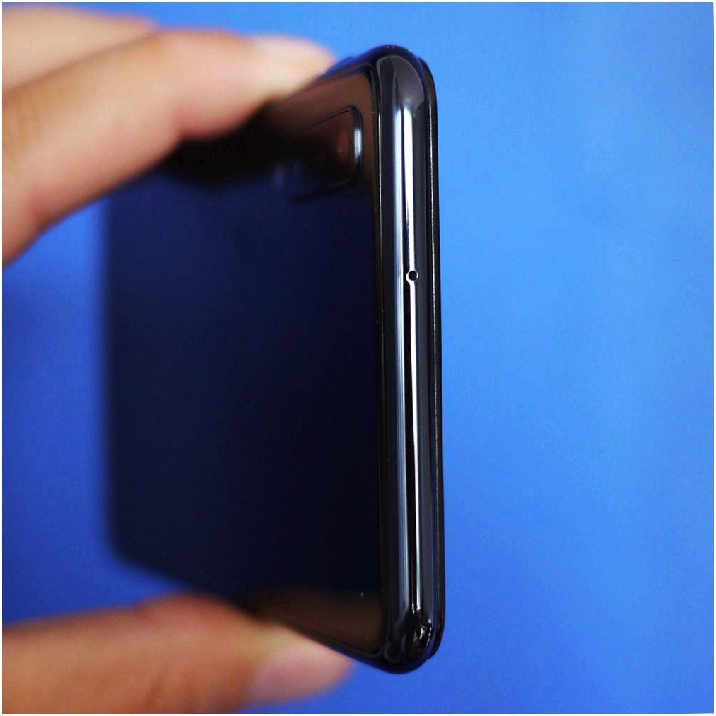 Обзор Samsung Galaxy A7 2018: не "золотая" середина с необычной камерой