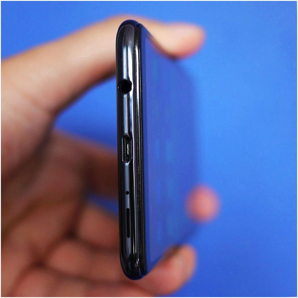 Обзор Samsung Galaxy A7 2018: не "золотая" середина с необычной камерой