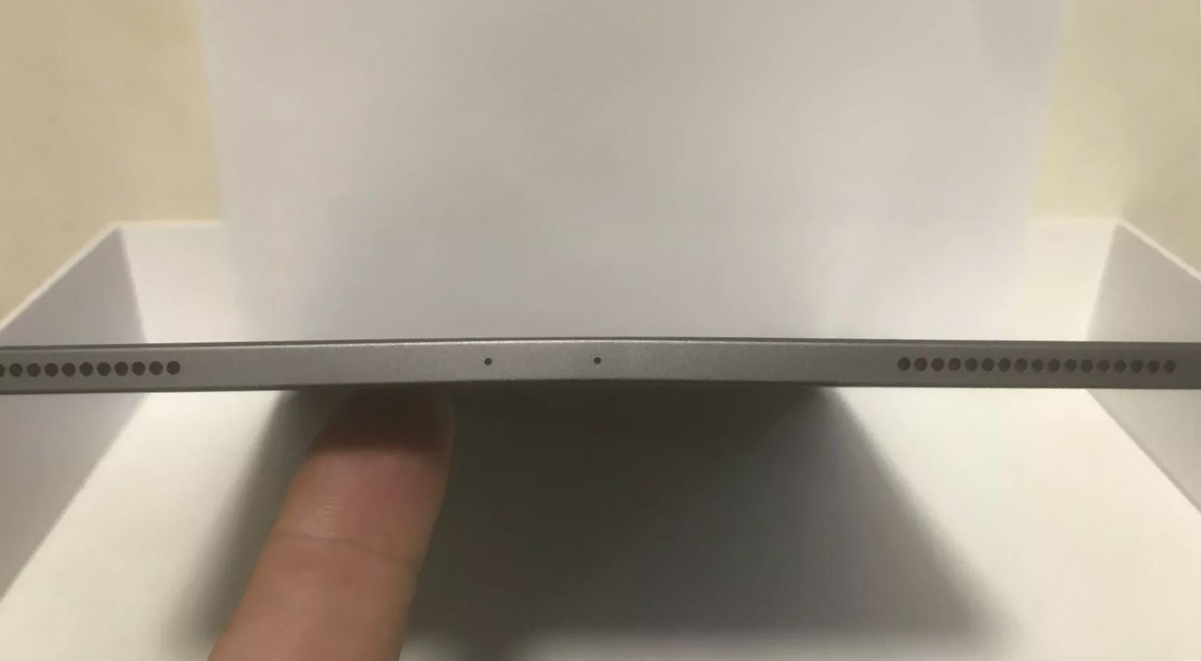 В Apple назвали нормой погнутые iPad Pro