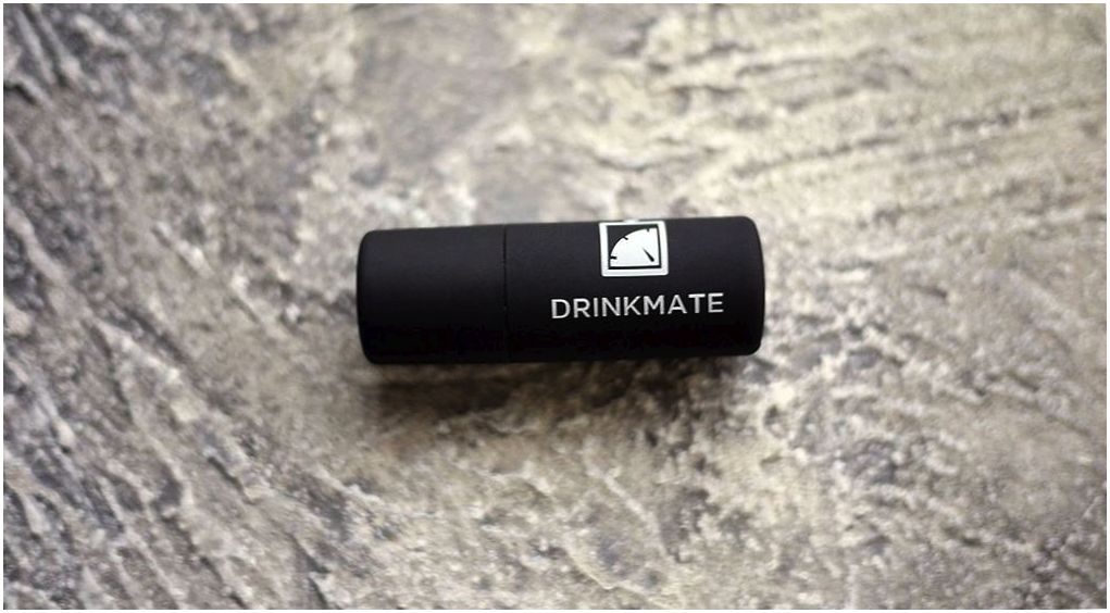 Обзор алкотестера DrinkMate: "cобутыльник" для "айфона" (обзор, алкотестера, drinkmate, cобутыльник, длить, айфона) Обзор алкотестера DrinkMate: "cобутыльник" для "айфона"
