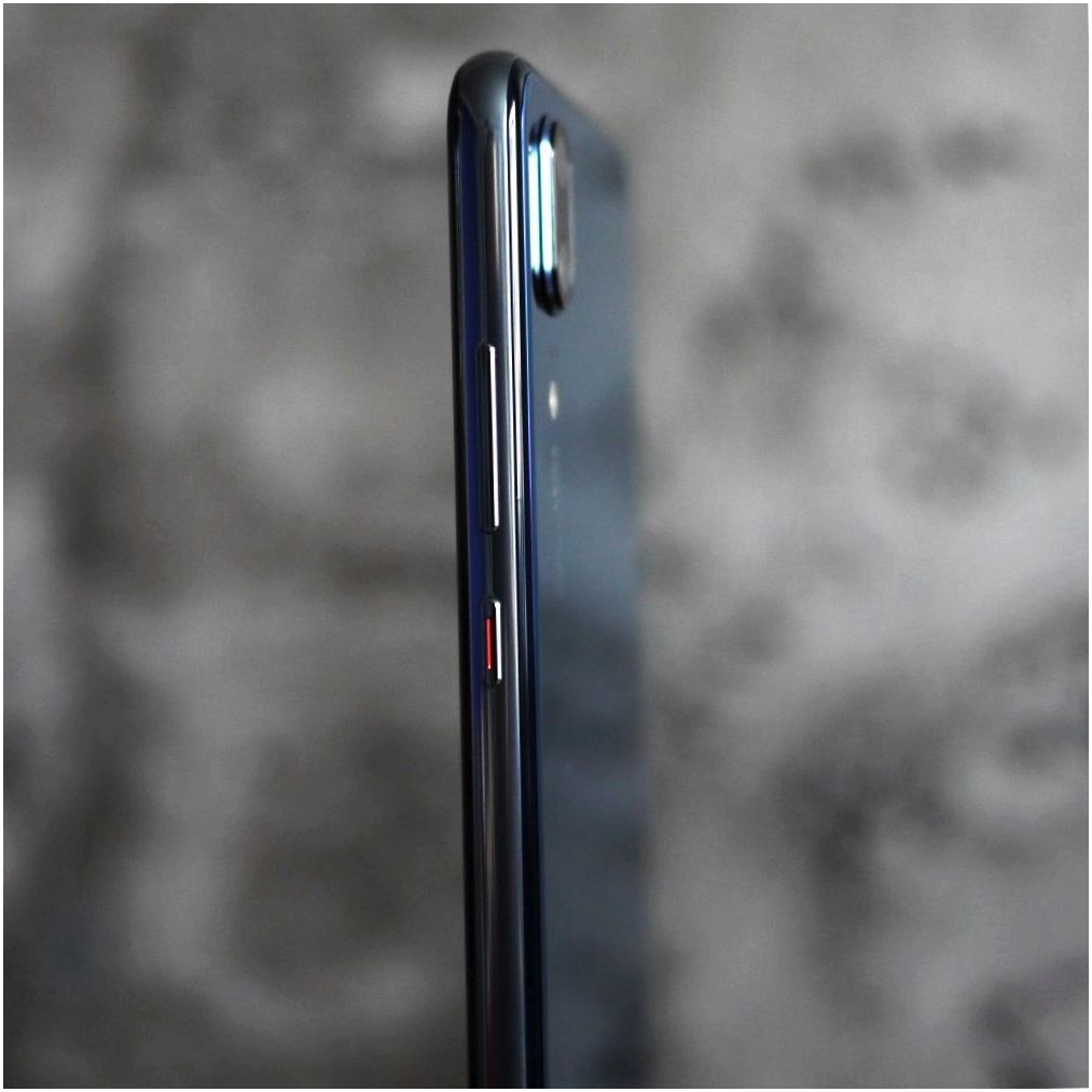 Обзор смартфона Huawei P20: машинный разум на службе у камер